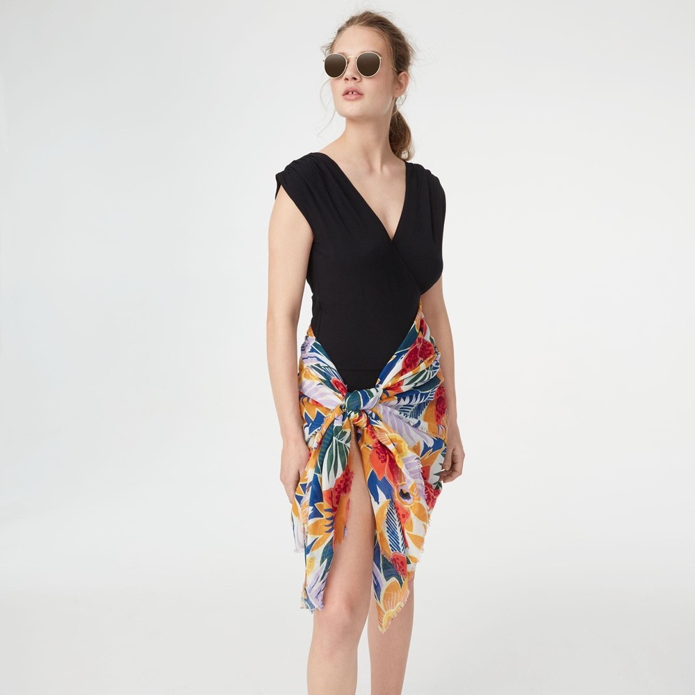 NWT Club Monaco Arlyanna Sarong